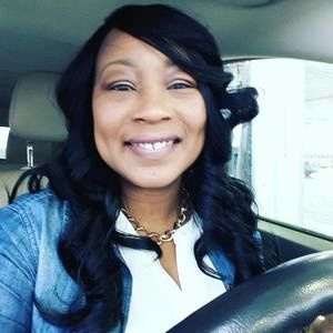 Meet your Posher, Dena